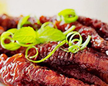 可以吮著吃的虎皮雞爪，連骨頭都是酥的